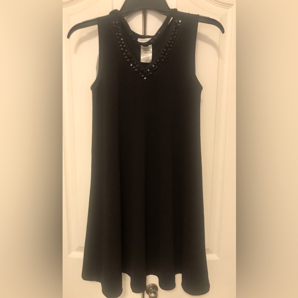 Like new adorable holiday dress. Beaded v-neck attached choker. Bonnie Jean 14